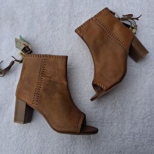 Roper Betsy Peep-Toe Sandals-10.5